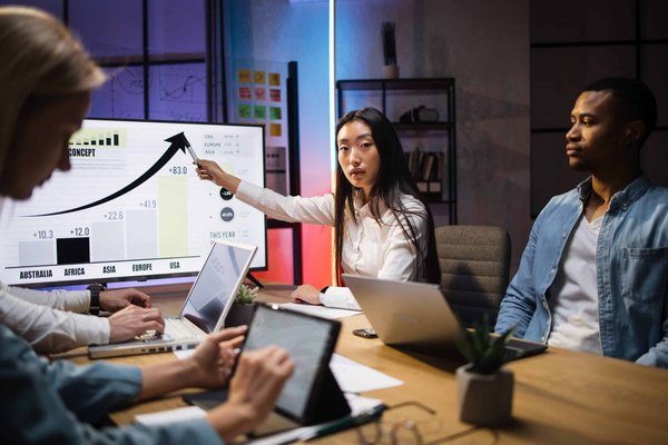 Quels sont les meilleurs outils d'analyse comportementale pour les petites entreprises en ligne afin d'améliorer la personnalisation des recommandations de produits ?